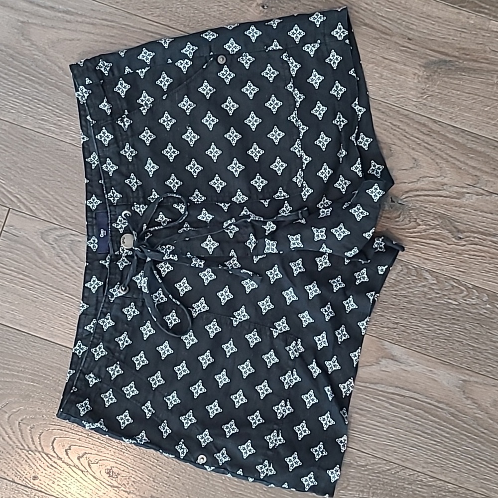 {Gap} Patterned Shorts